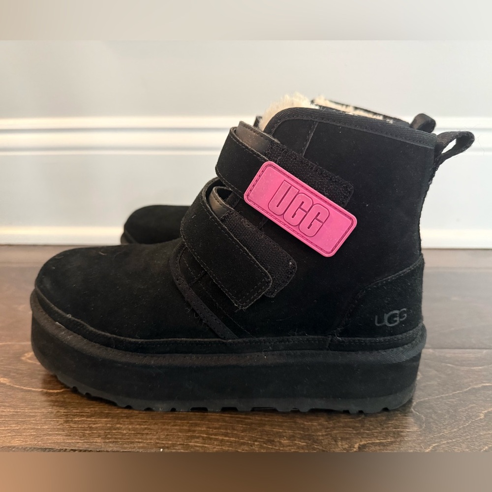 UGG Neumel Black Ankle Boots with Vibrant Pink Strap - Picture 3 of 6
